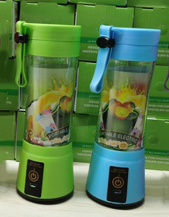 Blend On-the-Go: The Portable USB Rechargeable Mini Blender for Smoothies and Juices"