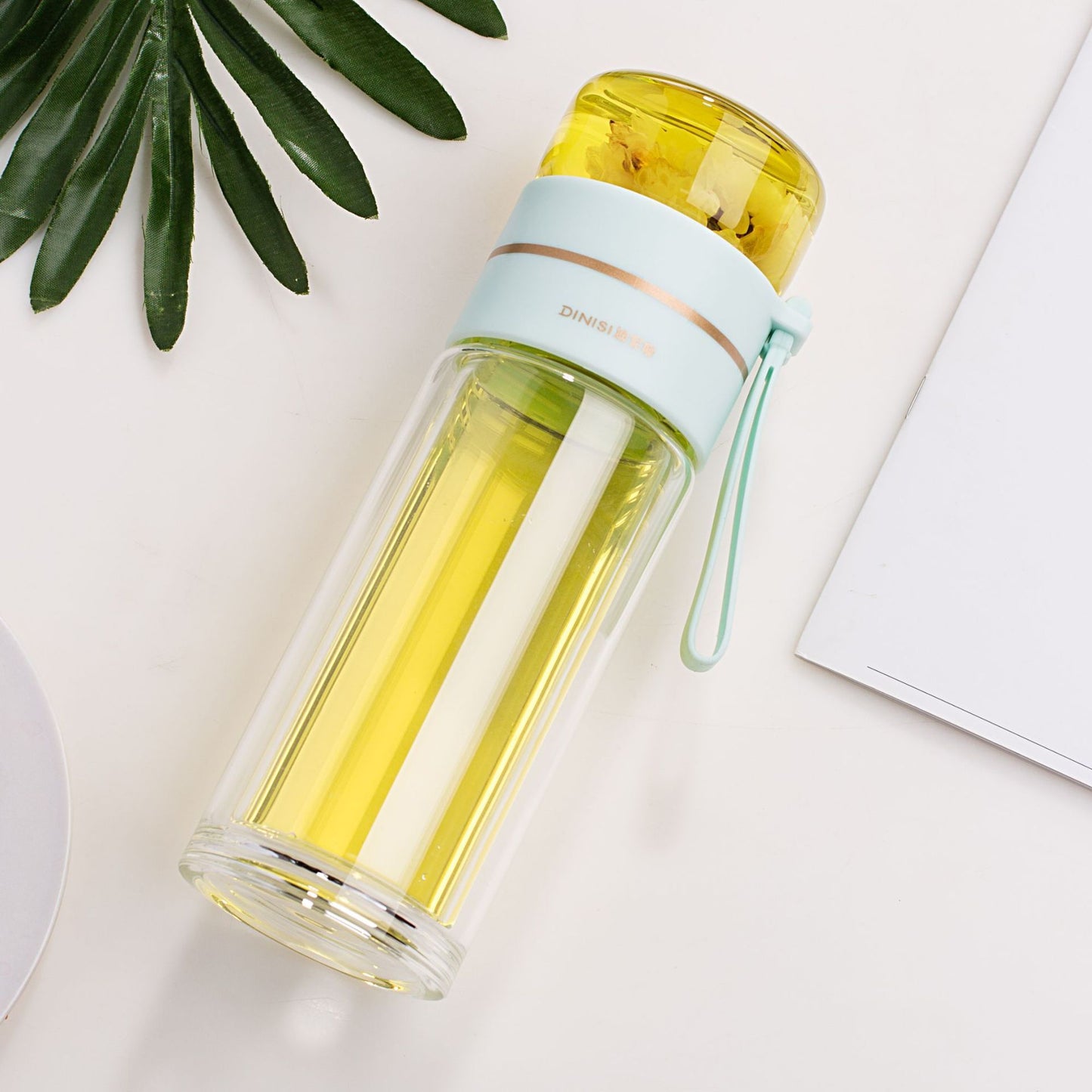 Elegant Glass Water Bottle with Tea Infuser – Leakproof & Double-Walled for Perfect Tea Enjoyment