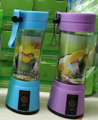 Blend On-the-Go: The Portable USB Rechargeable Mini Blender for Smoothies and Juices"